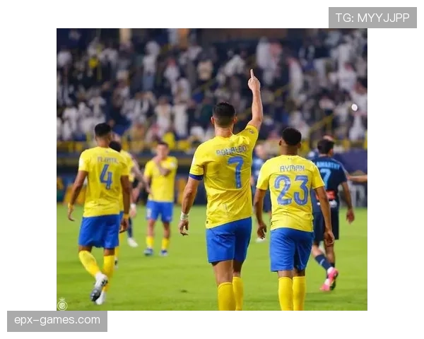 足球巨星闪耀赛场，最新赛事中表现抢眼