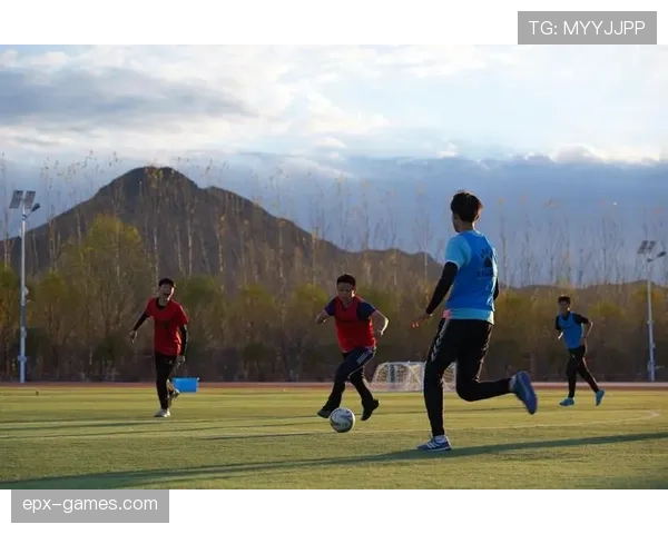 达尼洛：多面后卫的典范，引领现代足球战术新潮流