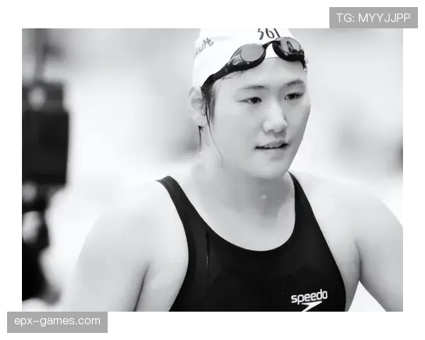 叶诗文逛街被拍，背的包比我房租还贵，我当场懵了