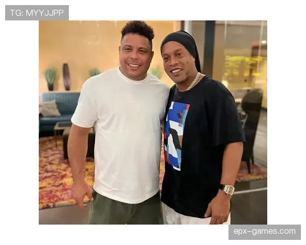 罗纳尔迪尼奥的夜生活绝对不像球场上那么守规矩，豪车派对一晚上换好几个方向...